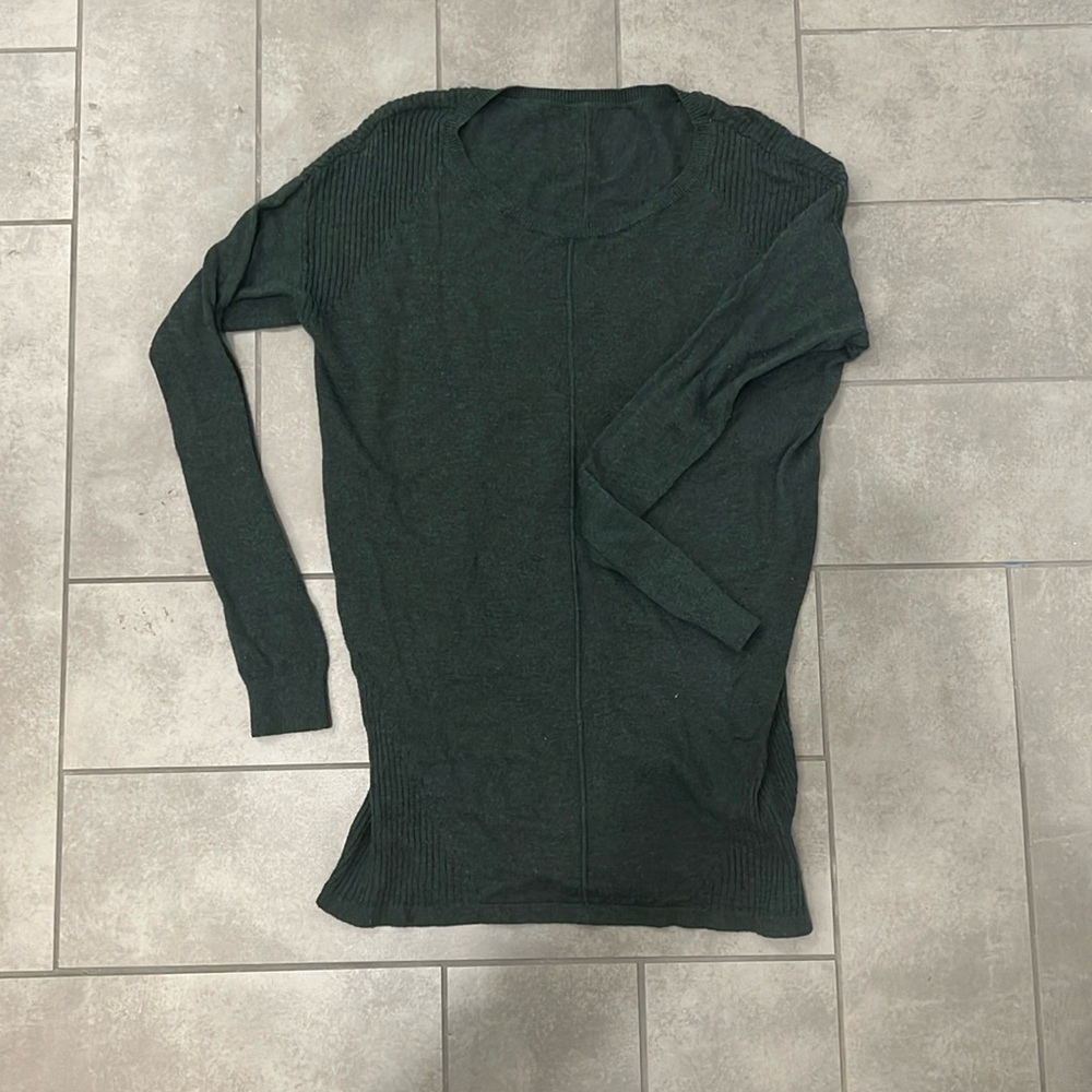 Dark green buttery soft sweater. Size medium